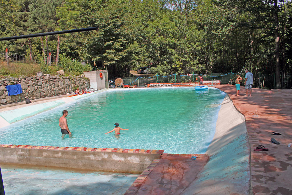 Camping le P'Tit Bonheur Escaro Extérieur photo